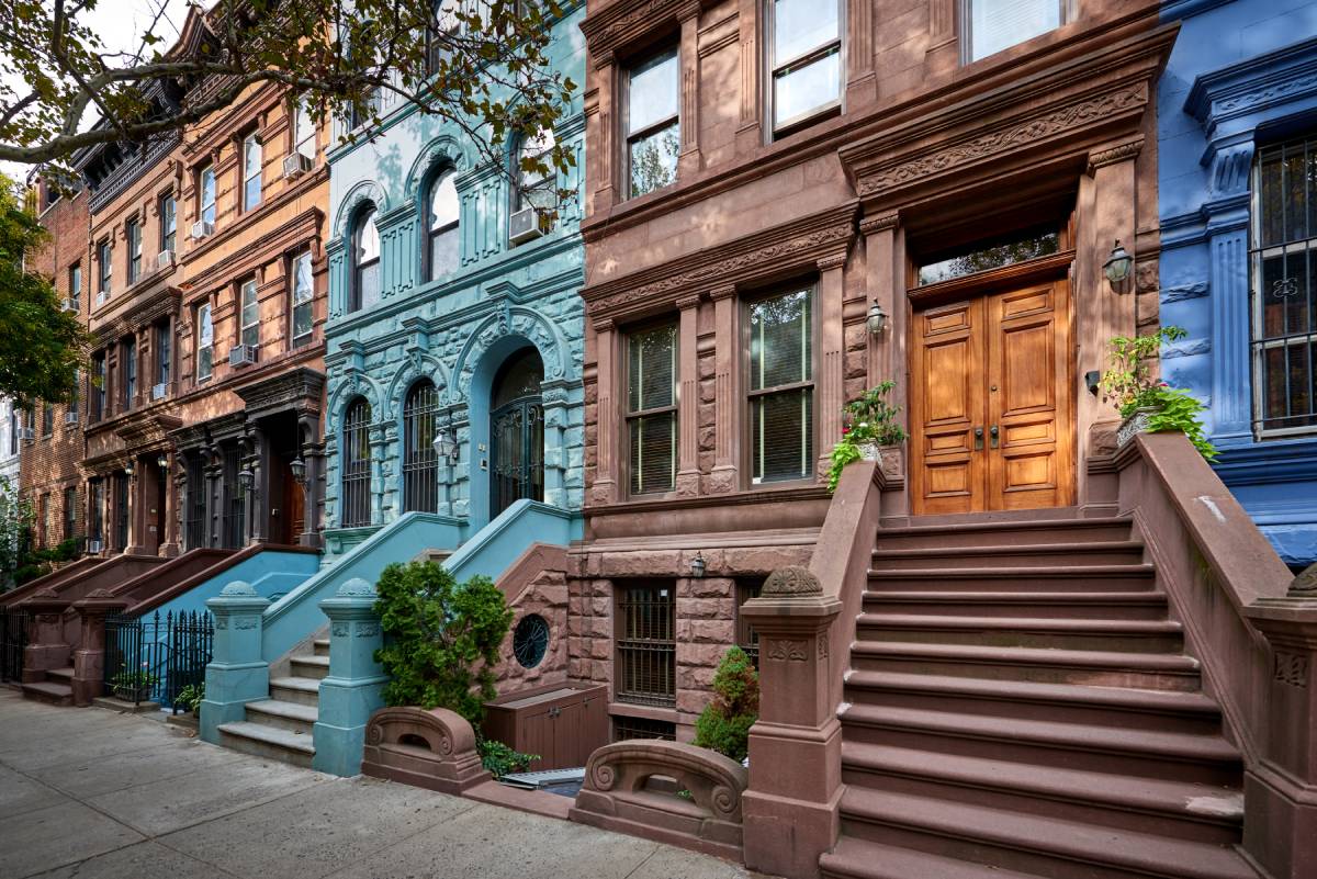 NYC Townhome Window Treatment Styles: From Classic Brownstone to Modern Loft